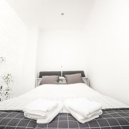 City Centre Hidden Gem! Apartment For Up To 3 People Brussel Eksteriør bilde